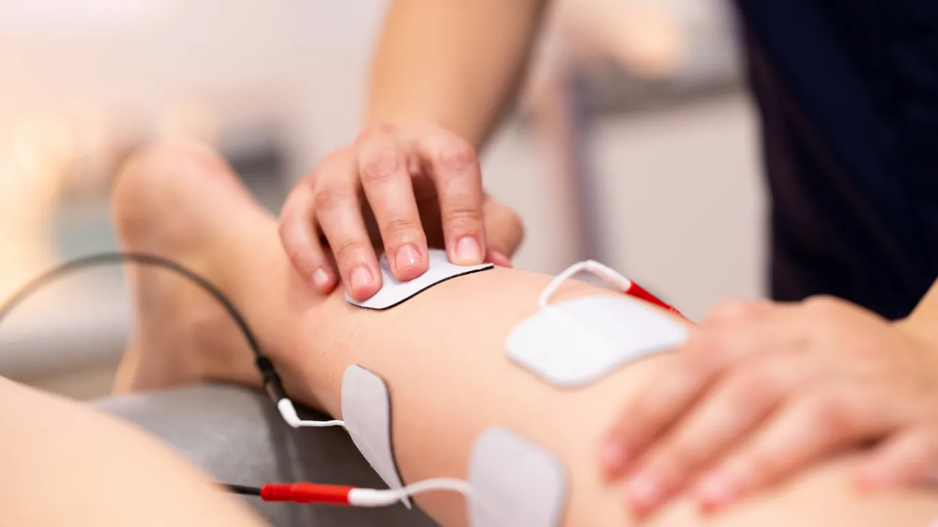 Sesión de terapia física en MR Fisioterapia